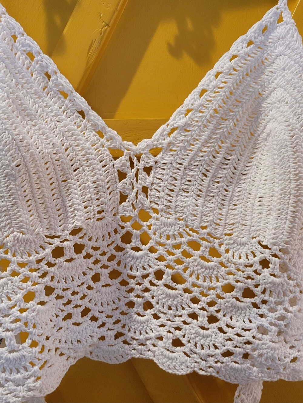 White Crochet Crop Cami Top - Women - Picture 4 of 9